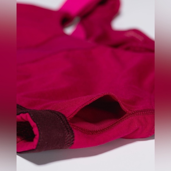 Lululemon Stash It Tank - Picture 5 of 13